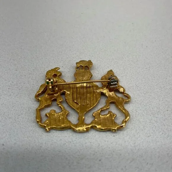 Vintage Shield/Crest Gold Tone Brooch Pin - Picture 2 of 4